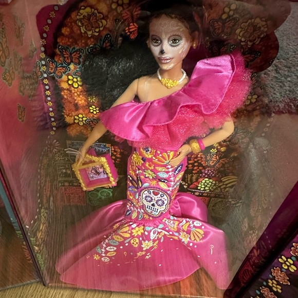 BNWT BARBIE  SIGNATURE 2023 DIA DE MUERTOS - Picture 7 of 9